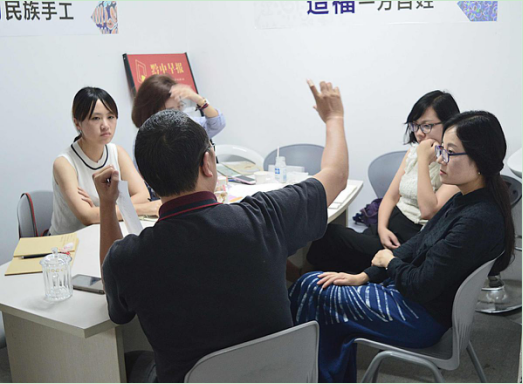 (企业设计总监、设计师审稿会议)