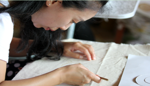 (认真学习的潘珺老师)